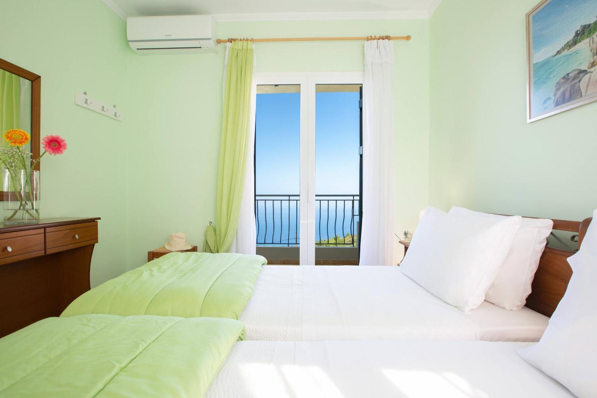 Natura Villas Drymon 外观 照片